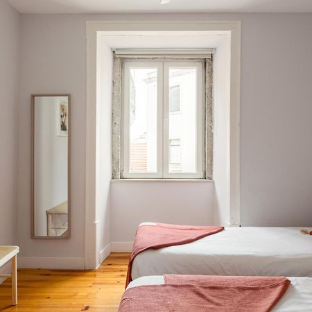 Joivy Inviting Flat Next To Carmo Convent Apartment Lisbon Exterior photo