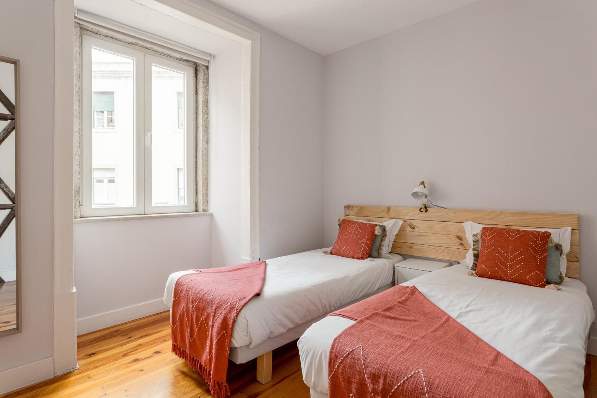Joivy Inviting Flat Next To Carmo Convent Apartment Lisbon Exterior photo