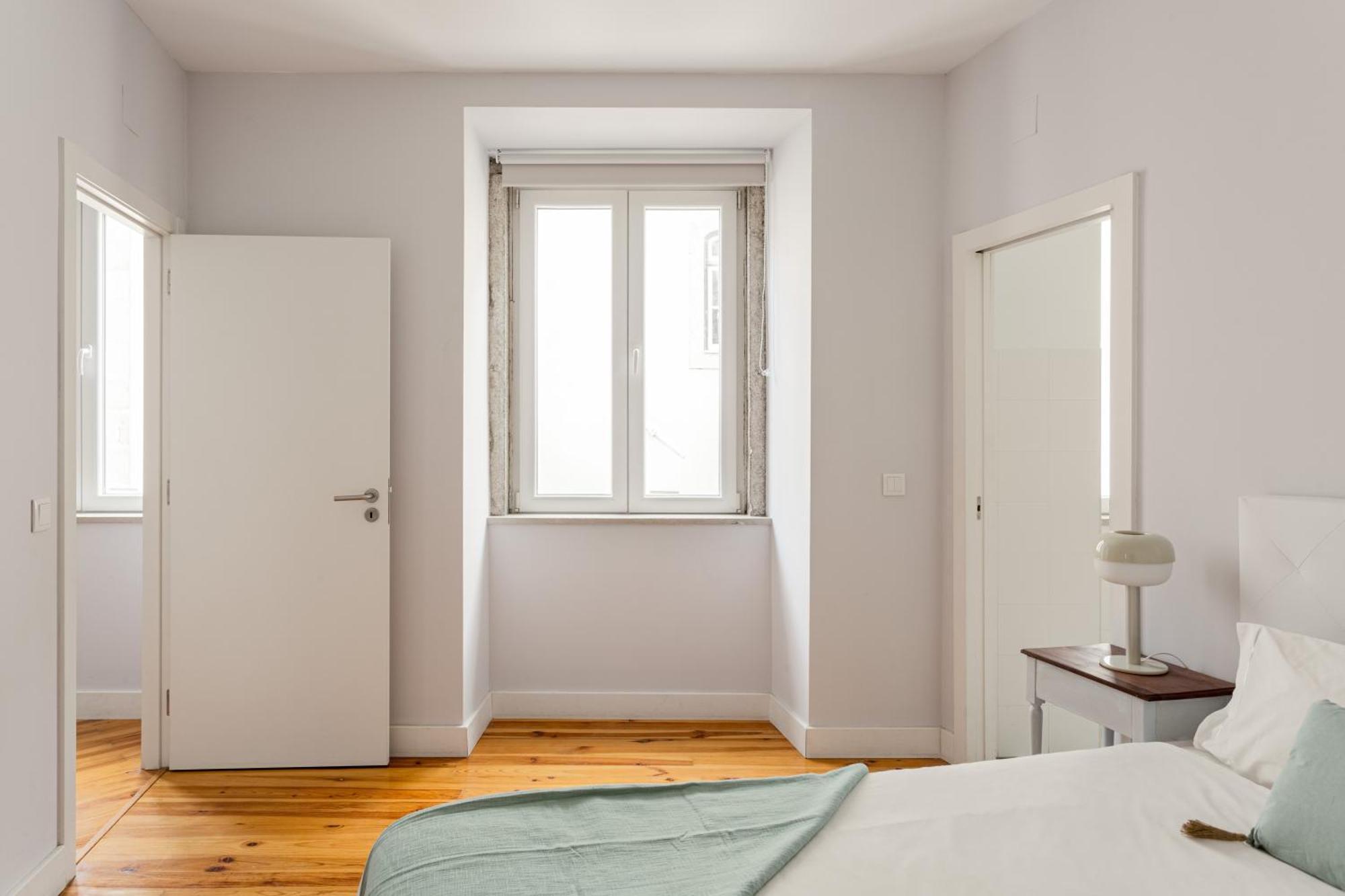 Joivy Inviting Flat Next To Carmo Convent Apartment Lisbon Exterior photo